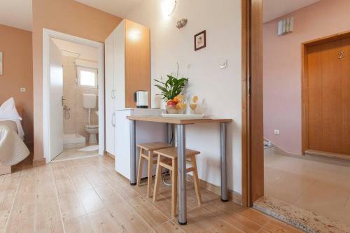 Studio Apartment With Balcony - Md2