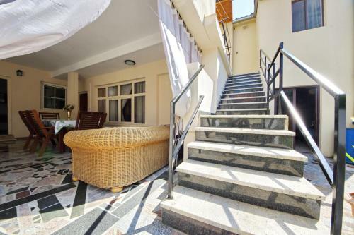 Cosy Renovated Apartment For 5 People