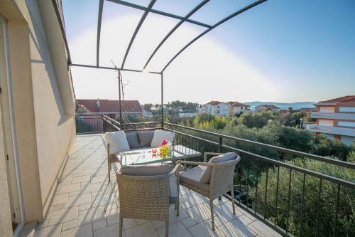 Apartment Iva - Modern With View