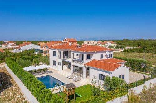 Villa Adora