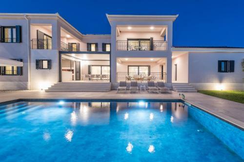 Villa Adora