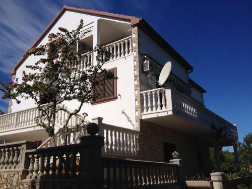 Hostal Apts And Rooms Makaj - 80m From Beach