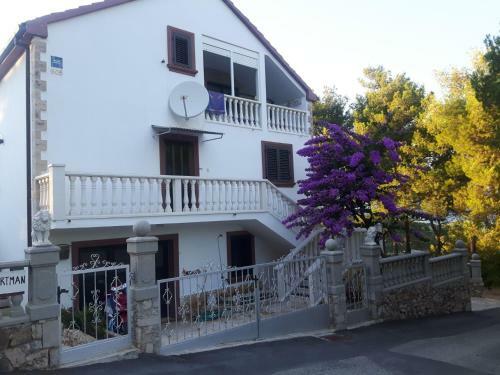 Hostal Apts And Rooms Makaj - 80m From Beach