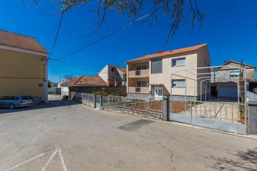 Oleander Apartment