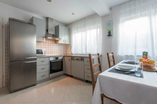Hostal Apartments Dona