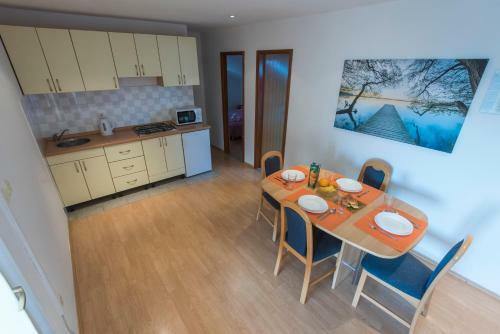 Hostal Apartments Dona