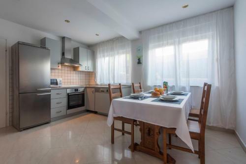 Hostal Apartments Dona
