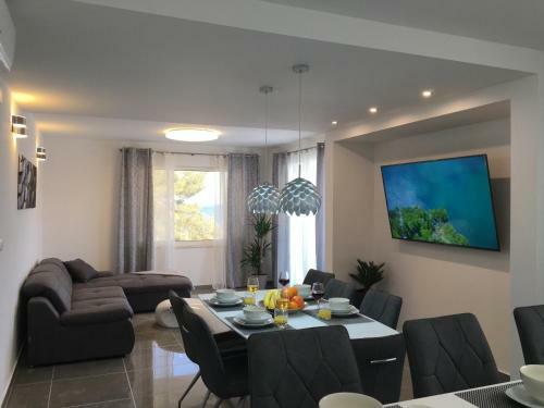 Apartments Sunny Hvar - With Pool