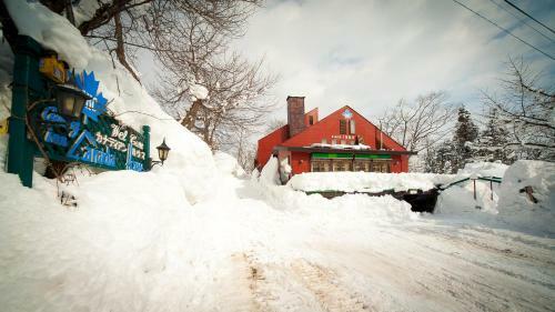 Lodge Country Inn Canadian House