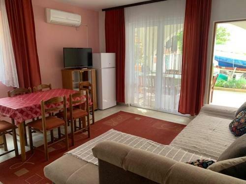 Apartments Anna-peaceful And Quiet