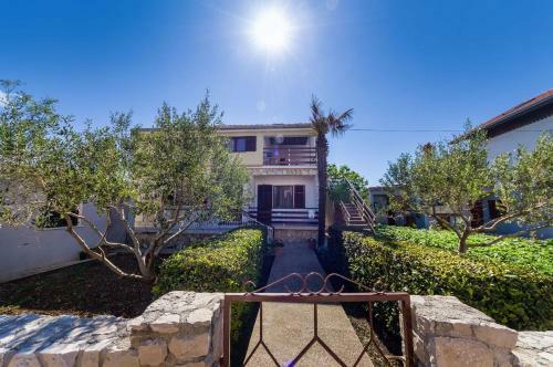 Apartment Matkos - Garden & Terrace