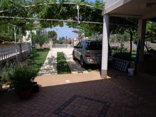 Studio Apartment In Nin With Terrace, Air Conditioning, Wi-fi (233-2)