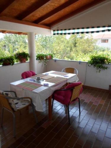 Studio Apartment In Nin With Terrace, Air Conditioning, Wi-fi (233-2)