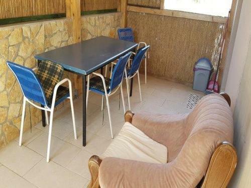 4 Two Bedroom Apartments - Private Parking - 150 M To Sand Beach