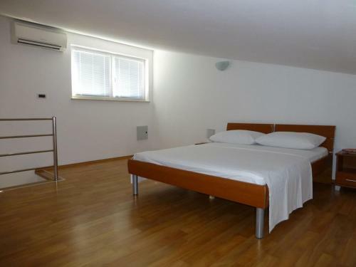 Apartamento Holiday Home 193515