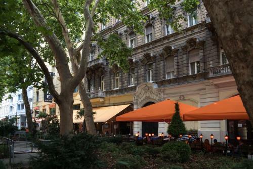 Apartamento Inviting Flat In The Heart Of Town