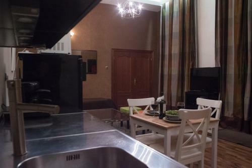 Apartamento Inviting Flat In The Heart Of Town