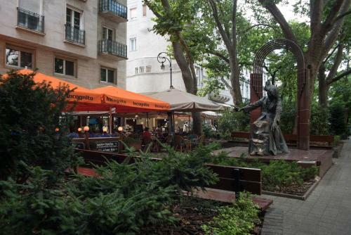 Apartamento Inviting Flat In The Heart Of Town