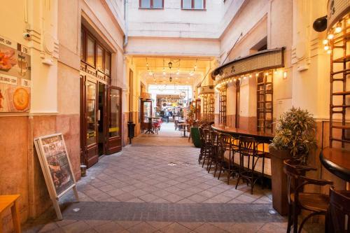 Apartamento Inviting Flat In The Heart Of Town