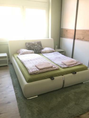 Gozsdu Glamour Apartment