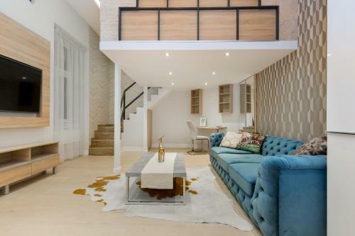 Bpm-squares And Dots Apartment