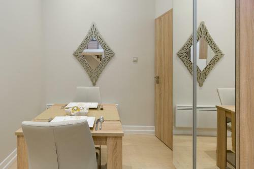 Bpm-squares And Dots Apartment