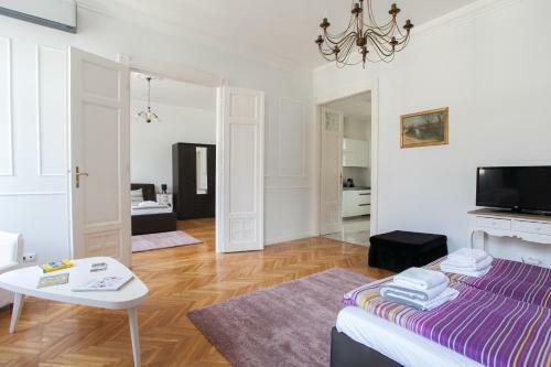 Chic & Charm Apartment