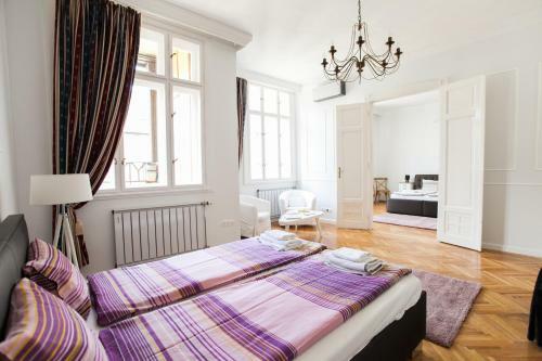 Chic & Charm Apartment