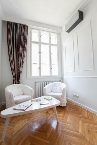 Chic & Charm Apartment