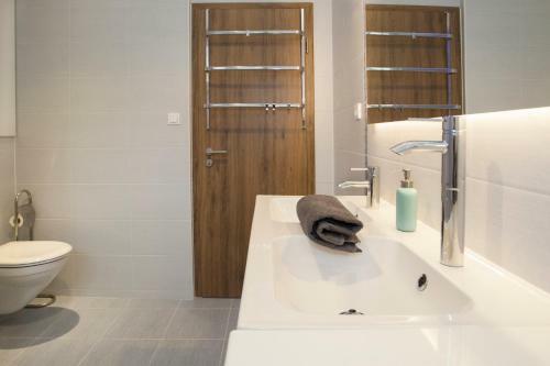 Apartamento Riverside Flat With King Castle View