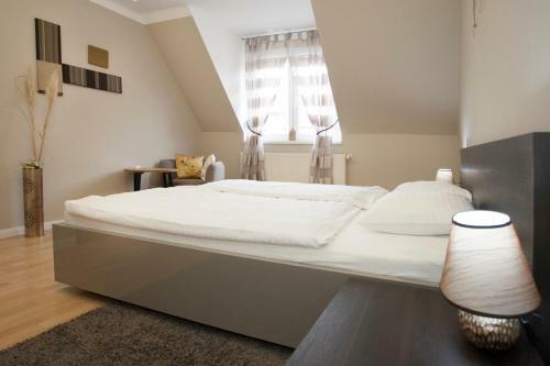 Apartamento Riverside Flat With King Castle View