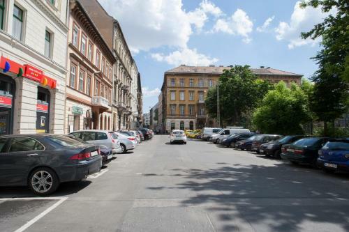 Apartamento Simona - Lovely Studio In The Downtown .