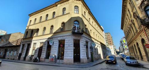 Goodmo Apartman Corvin