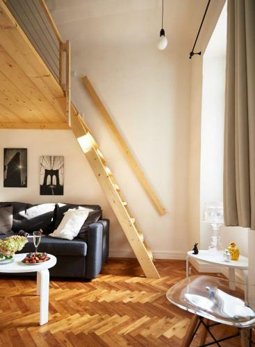 King Street Design Apartment For 12