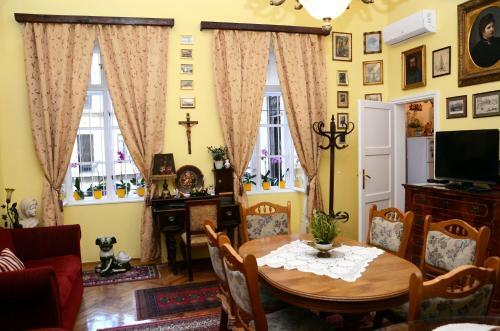 Central Astoria Apartments