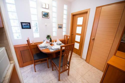 Central A/c Apartment With Large Balcony