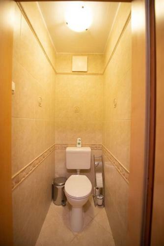 Central A/c Apartment With Large Balcony
