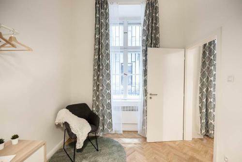 Central & Quiet Apartment With A/c