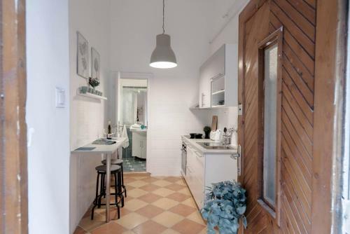 Central & Quiet Apartment With A/c