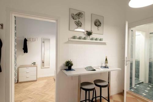 Central & Quiet Apartment With A/c