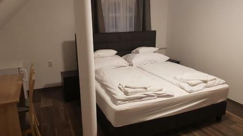 Bed & Breakfast Hbh Bajor S�rh�z, �tterem �s Panzi�