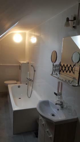Bed & Breakfast Hbh Bajor S�rh�z, �tterem �s Panzi�