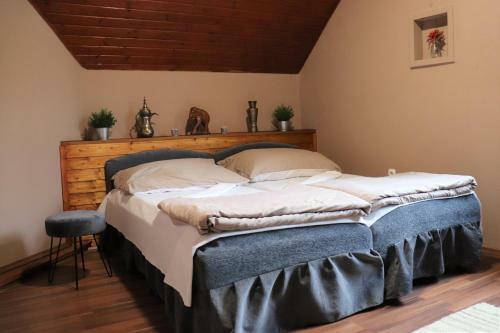 Motel Fez?r Panzi� �s �tterem