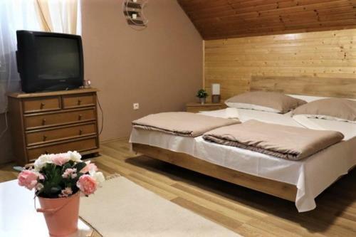 Motel Fez?r Panzi� �s �tterem
