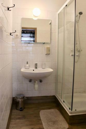 Motel Fez?r Panzi� �s �tterem