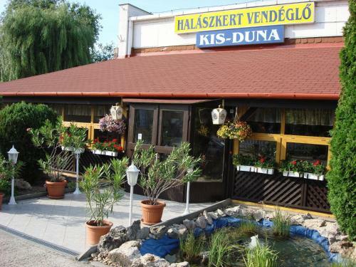 Kis-duna Motel & Camping