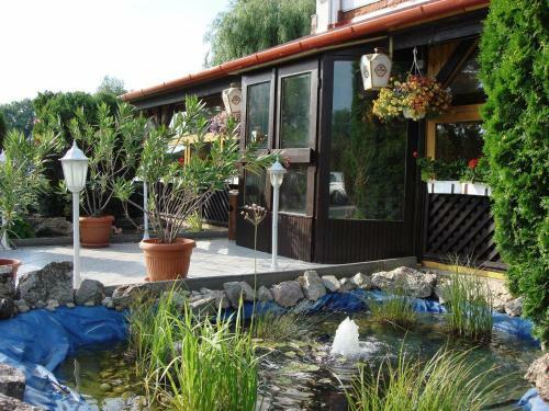 Kis-duna Motel & Camping