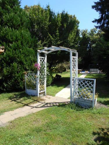 Bed & Breakfast F�bi�nics Kast�ly Misefa