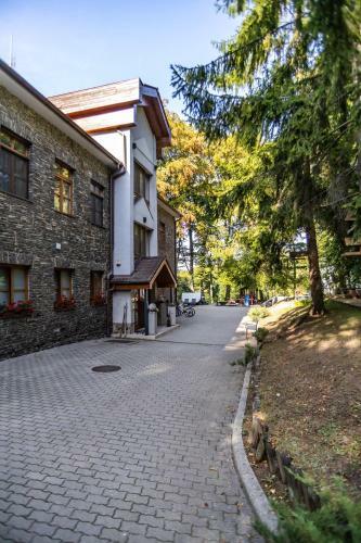 4 �vszak Hegyihotel