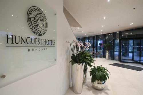 Hunguest Hotel S�st�
